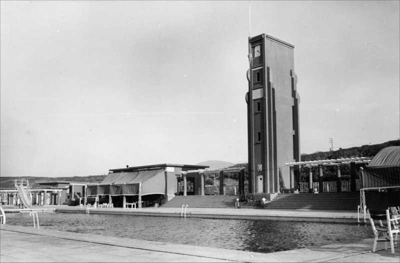 La Piscine Municipale de Jeanne d·Arc
