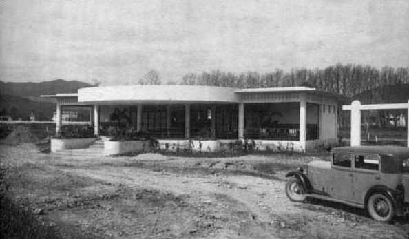 — Pavillon du Tennis-Club — 